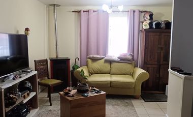 Acogedora casa en sector Santa Elena $125.000.000.