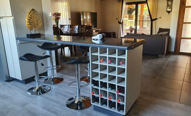 SE VENDE PARCELA 6600M2 COMUNA DE COLINA , 4 DORMITORIOS, 4 BAÑOS.