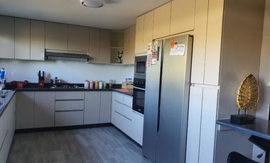 SE VENDE PARCELA 6600M2 COMUNA DE COLINA , 4 DORMITORIOS, 4 BAÑOS.