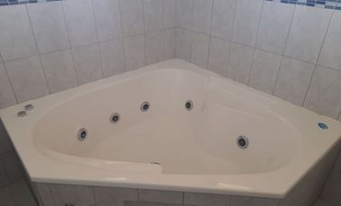 SE VENDE PARCELA 6600M2 COMUNA DE COLINA , 4 DORMITORIOS, 4 BAÑOS.