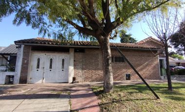 Castelar Norte - Venta - Casa 4 Ambientes