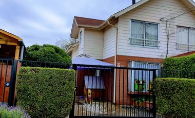 SE VENDE CASA 123M2 PADRE HURTADO , 2DORMITORIOS Y DOS BAÑOS.