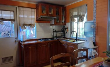 SE VENDE CASA 123M2 PADRE HURTADO , 2DORMITORIOS Y DOS BAÑOS.