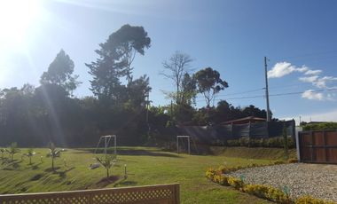 FINCA MODERNA EN MARINILLA, CUMPLE TU SUÑO DE VIVIR TRANQUILO