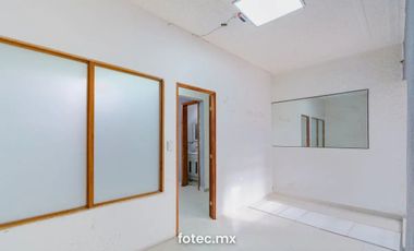 CASA CON USO DE SUELO COMERCIAL EN VENTA COL. DEL VALLE