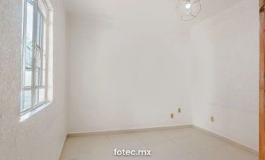 CASA CON USO DE SUELO COMERCIAL EN VENTA COL. DEL VALLE