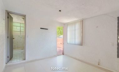 CASA CON USO DE SUELO COMERCIAL EN VENTA COL. DEL VALLE