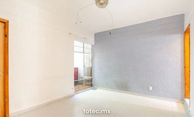 CASA CON USO DE SUELO COMERCIAL EN VENTA COL. DEL VALLE