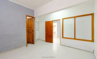 CASA CON USO DE SUELO COMERCIAL EN VENTA COL. DEL VALLE