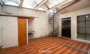 CASA CON USO DE SUELO COMERCIAL EN VENTA COL. DEL VALLE