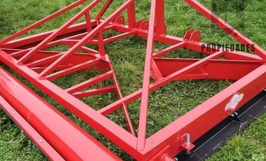 CAMPO AUTOSUSTENTABLE CON PLANTACIÓN DE AVELLANO EUROPEO
