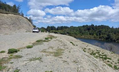 Parcela con laguna 3,5 hectáreas en Ilque, Puerto Montt