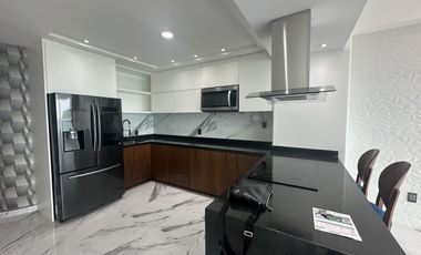 DEPARTAMENTO EN VENTA EN MAZATLAN FRENTE AL MAR (A PIE DE PLAYA) ZONA DORADA, CON ACABADOS DE LUJO, 2 RECAMARAS, VISTA ESPECTACULAR ALBERCA Y ROOF