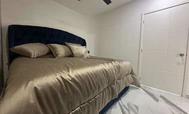 DEPARTAMENTO EN VENTA EN MAZATLAN FRENTE AL MAR (A PIE DE PLAYA) ZONA DORADA, CON ACABADOS DE LUJO, 2 RECAMARAS, VISTA ESPECTACULAR ALBERCA Y ROOF