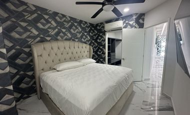 DEPARTAMENTO EN VENTA EN MAZATLAN FRENTE AL MAR (A PIE DE PLAYA) ZONA DORADA, CON ACABADOS DE LUJO, 2 RECAMARAS, VISTA ESPECTACULAR ALBERCA Y ROOF