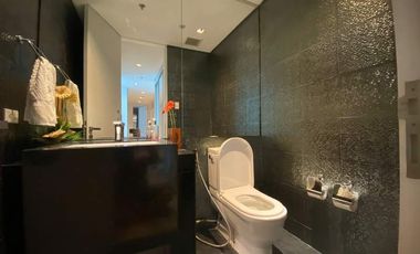 2 Bedroom with Parking in Alphaland Place Makati