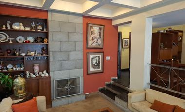CASA COMO TERRENO ( 303.80 M2) EN URB RESIDENCIAL HIGUERETA $ 600,000
