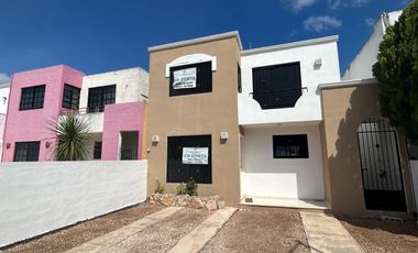 CASA EN RENTA CON EXCELENTE UBICACIÓN AL NORTE DE MÉRIDA