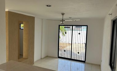 CASA EN RENTA CON EXCELENTE UBICACIÓN AL NORTE DE MÉRIDA