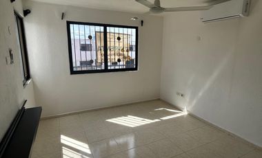 CASA EN RENTA CON EXCELENTE UBICACIÓN AL NORTE DE MÉRIDA