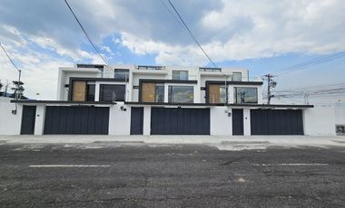 Casa por Estrenar - 3 dormitorios- 3 Parqueaderos - La Primavera Cumbayá - Quito Ecuador