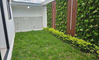 Casa por Estrenar - 3 dormitorios- 3 Parqueaderos - La Primavera Cumbayá - Quito Ecuador