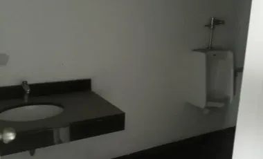 Oficina en Edif. Corporativo Moderno, Frente a Clínica Javier Prado - San Isidro