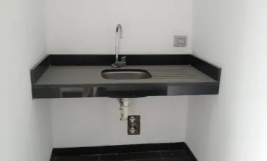 Oficina en Edif. Corporativo Moderno, Frente a Clínica Javier Prado - San Isidro