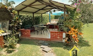 SE VENDE CASA CAMPESTRE CERCA A LA CIUDAD DE MANIZALES
