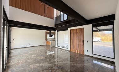CASA EN VENTA EN FRACCIONAMIENTO LOMAS DE COCOYOC MORELOS