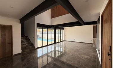 CASA EN VENTA EN FRACCIONAMIENTO LOMAS DE COCOYOC MORELOS