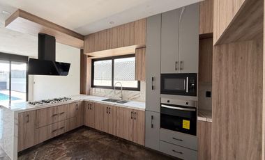 CASA EN VENTA EN FRACCIONAMIENTO LOMAS DE COCOYOC MORELOS