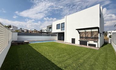 CASA EN VENTA EN FRACCIONAMIENTO LOMAS DE COCOYOC MORELOS