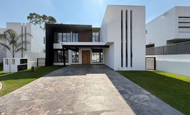 CASA EN VENTA EN FRACCIONAMIENTO LOMAS DE COCOYOC MORELOS