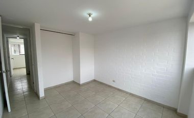 SURCO SE ALQUILA PARA EMPRESA O FAMILIA CASITA DE 4 PISOS.