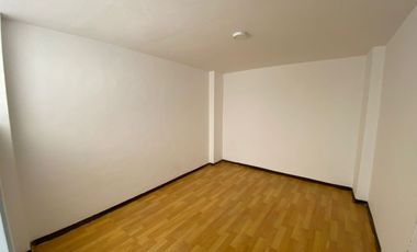 SURCO SE ALQUILA PARA EMPRESA O FAMILIA CASITA DE 4 PISOS.