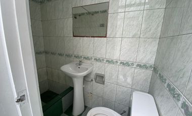SURCO SE ALQUILA PARA EMPRESA O FAMILIA CASITA DE 4 PISOS.