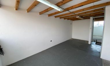 SURCO SE ALQUILA PARA EMPRESA O FAMILIA CASITA DE 4 PISOS.