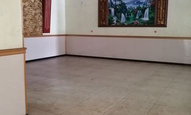 ALQUILER DE LOCAL COMERCIAL EN BREÑA UBICADO EN AVENIDA