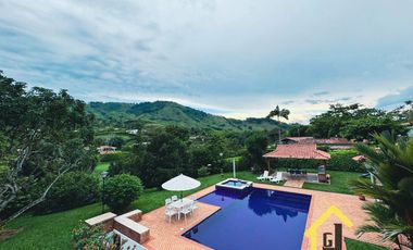 CASA CAMPESTRE EN SANTAGUEDA CERCA A LA CIUDAD DE MANIZALES