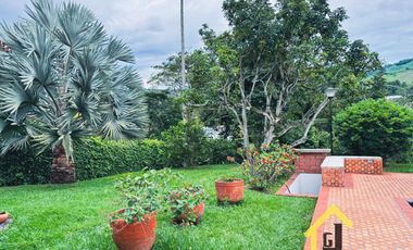 CASA CAMPESTRE EN SANTAGUEDA CERCA A LA CIUDAD DE MANIZALES