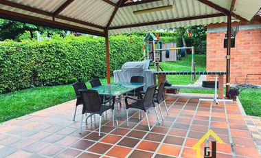 CASA CAMPESTRE EN SANTAGUEDA CERCA A LA CIUDAD DE MANIZALES