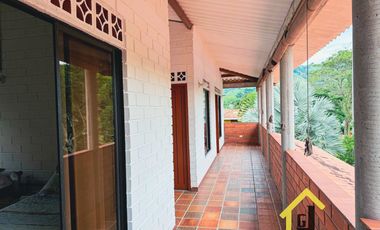 CASA CAMPESTRE EN SANTAGUEDA CERCA A LA CIUDAD DE MANIZALES