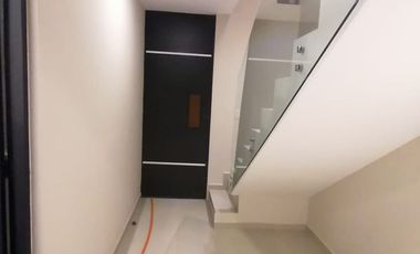Renta de Casa en Colinas del Sol