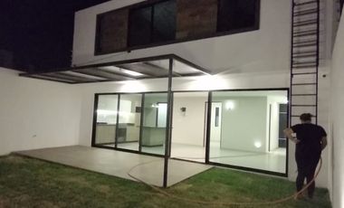 Renta de Casa en Colinas del Sol