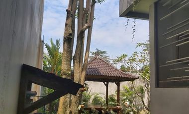 House with 4 Bedrooms and Fully Furnished in GreenHills Jogja Housing with Mosque Facilities