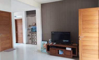 House with 4 Bedrooms and Fully Furnished in GreenHills Jogja Housing with Mosque Facilities