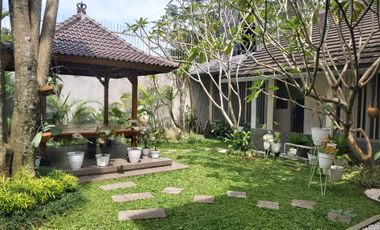 House with 4 Bedrooms and Fully Furnished in GreenHills Jogja Housing with Mosque Facilities