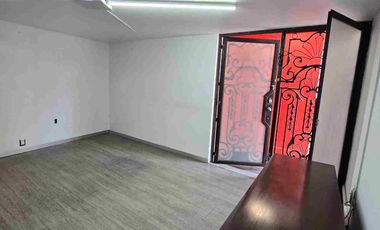 Renta de Oficinas Casa uso de suelo Comercial Bosques de  Echegaray