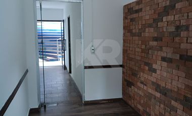 OFICINA CORPORATIVA DE 98 METROS CON TERRAZA